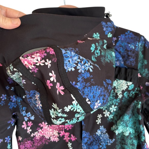 Lululemon Run Bandit Hooded Zip Jacket Petal Pop Black Floral Sz 6 Activewear - Picture 7 of 7